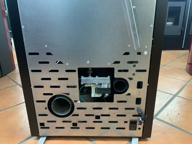 ESTUFA DE PELLETS AIRE FRONTAL BP-700