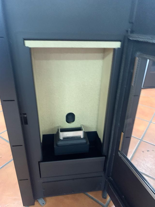 ESTUFA DE PELLETS AIRE FRONTAL BP-700