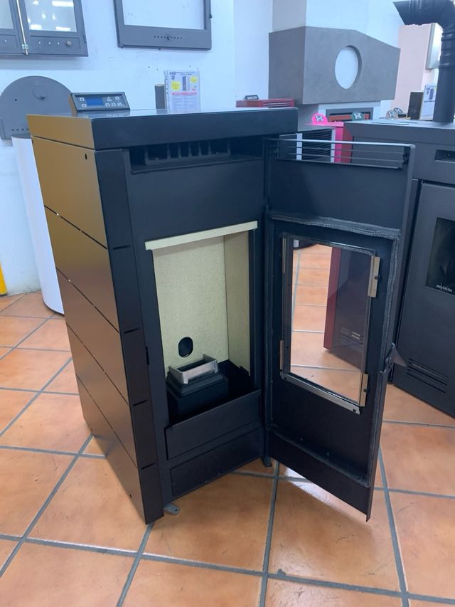 ESTUFA DE PELLETS AIRE FRONTAL BP-700