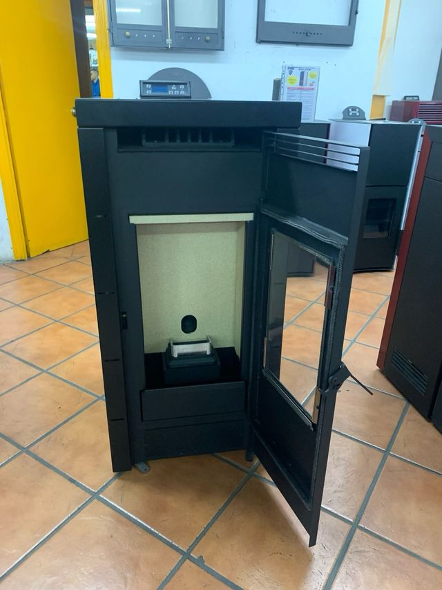 ESTUFA DE PELLETS AIRE FRONTAL BP-700