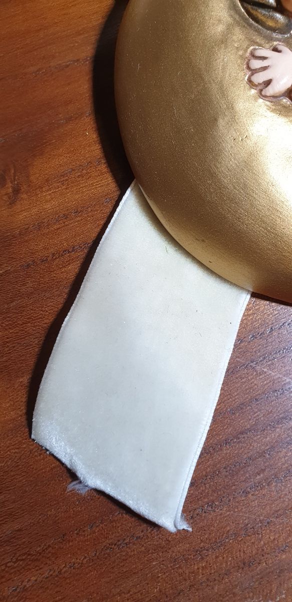 Formella "Thun" con Angelo sulla Luna