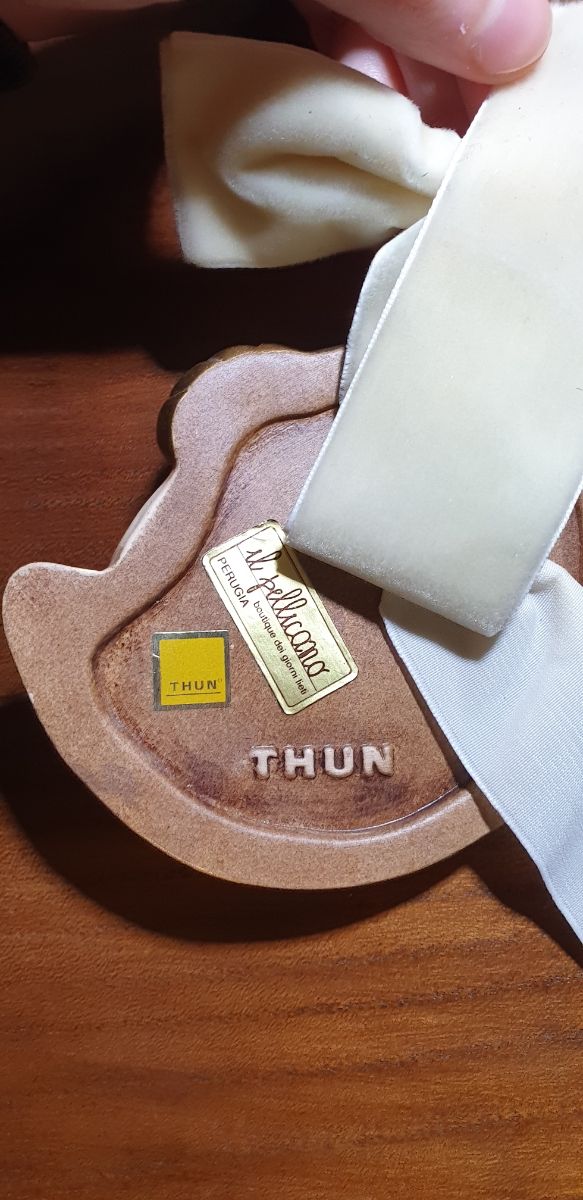 Formella "Thun" con Angelo sulla Luna