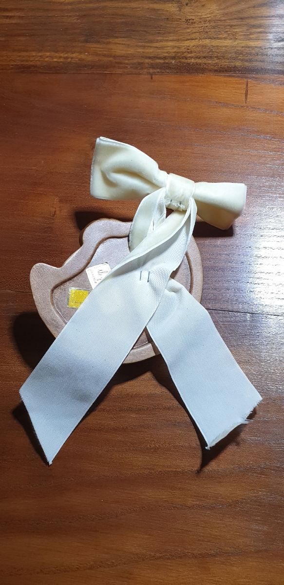 Formella "Thun" con Angelo sulla Luna