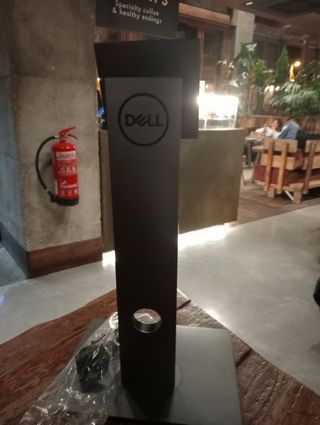 Soporte pantalla de Ordenador Dell nueva