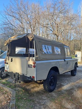 Land Rover Santana 109 1984 vehículo histórico 
