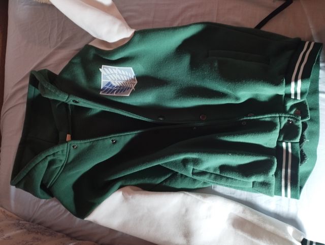 Chaqueta de Shingeki no kyojin