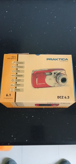 cámara digital praktica
