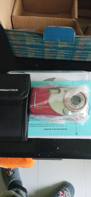 cámara digital praktica