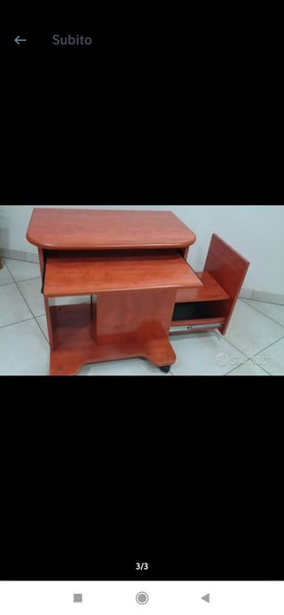 Scrivania compatta con rotelle