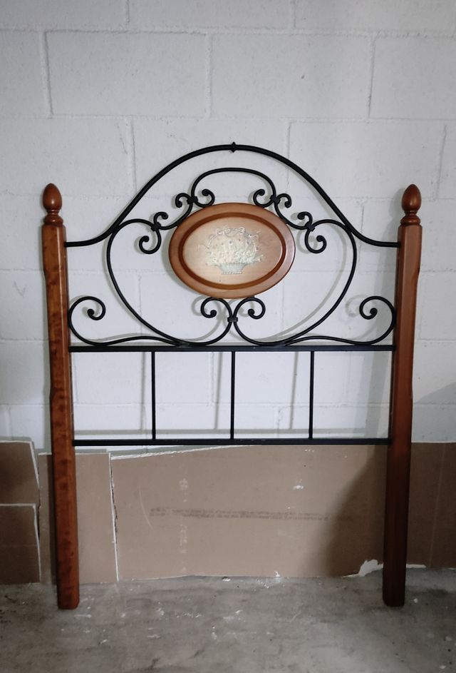 Cabecero forja y madera