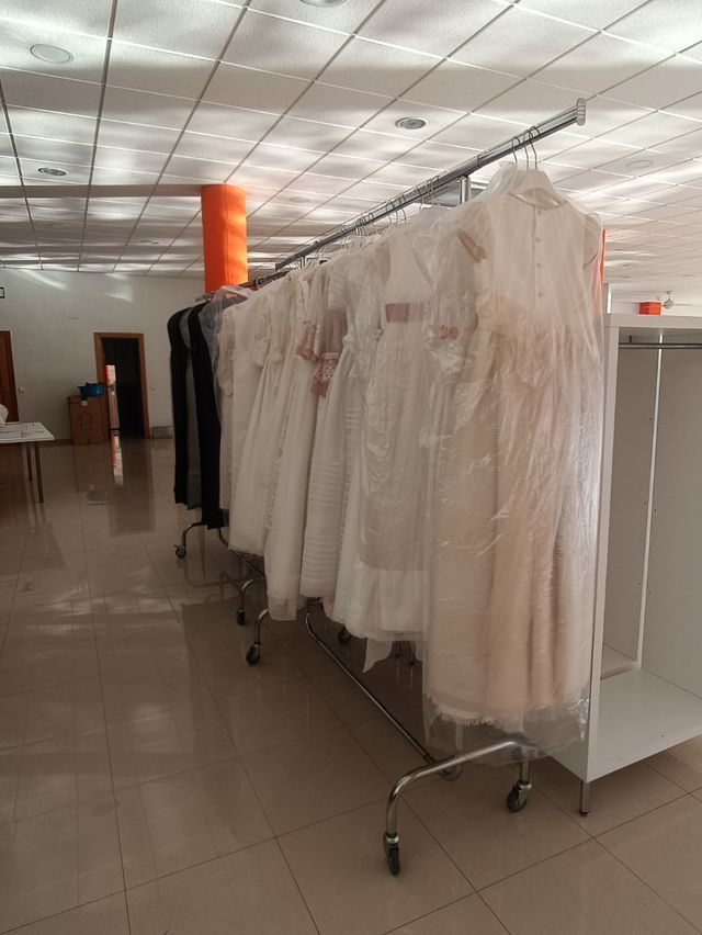 Se vende tienda completa de comunión