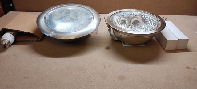 Dos plafones empotrables