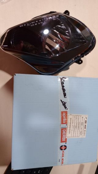 Faro delantero derechoDerbi  GP1,GPR