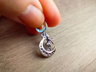 Charm media luna plata de ley