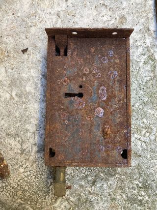 serrature per porte , cerniere , chiavistelli !