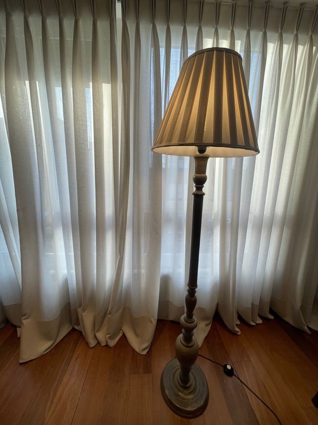 Lampara de pie