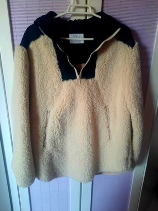 CAZADORA PELITO BORREGO ZARA