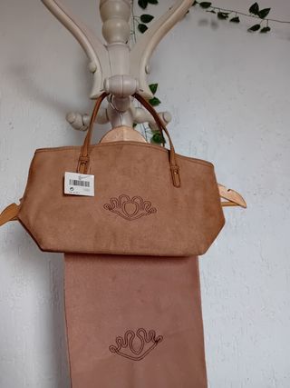Bolso y bufanda