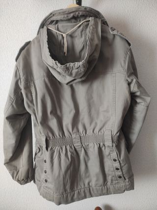 Chaquetón caqui Diesel.