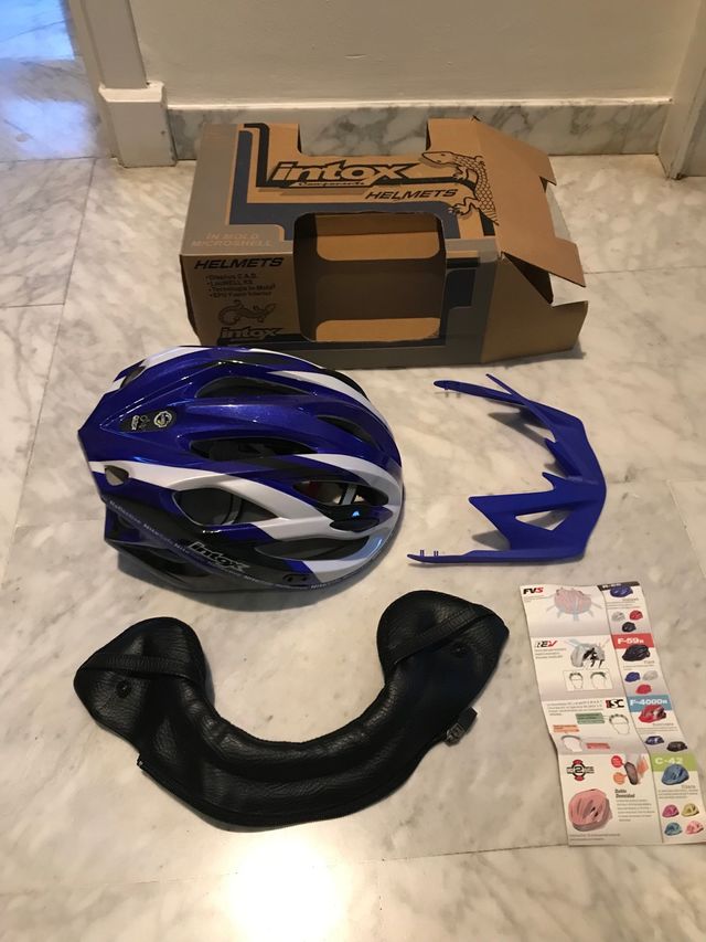 Casco bici marca Intox nuevo
