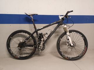 Bicicleta MTB TREK Cuadro de carbono 