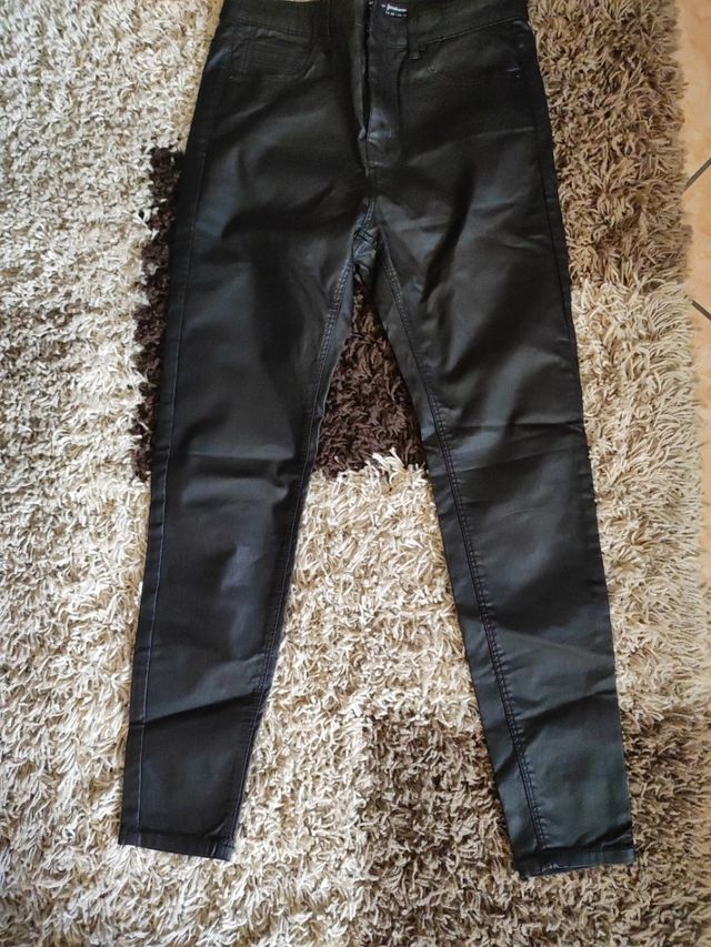 Pantaloni Stradivarius