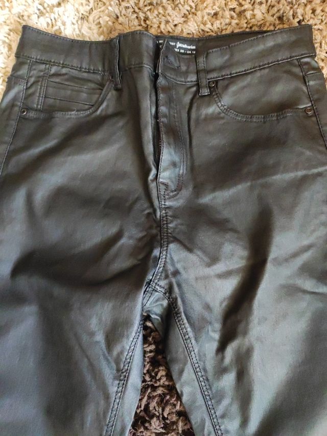 Pantaloni Stradivarius