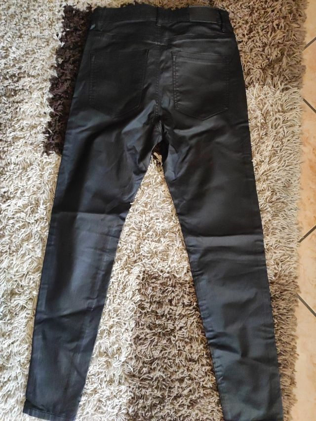Pantaloni Stradivarius