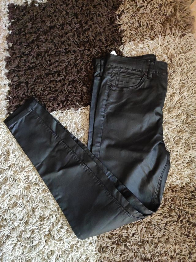 Pantaloni Stradivarius