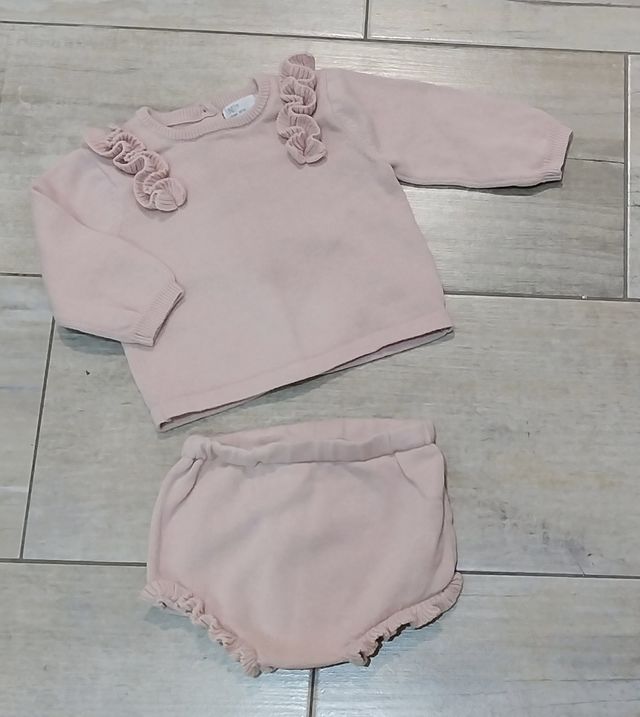 Dos conjuntos 0- 1 mes ( uno a estrenar)