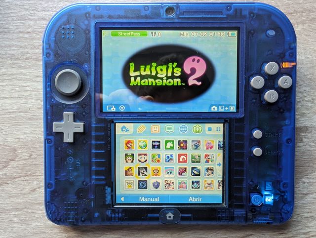 2DS Zafiro con juegos y sus accesorios