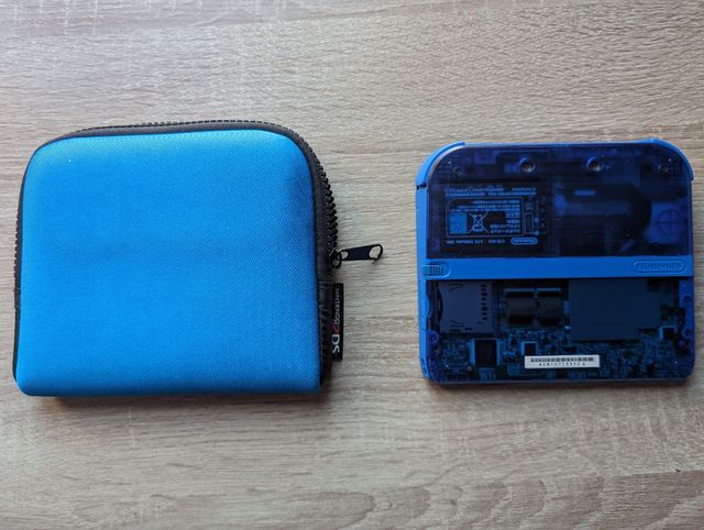 2DS Zafiro con juegos y sus accesorios