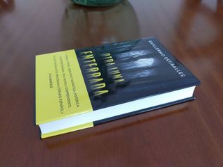 Libro - Otra luna enterrada Guillermo Estiballes