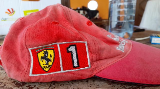 Cappello con visiera 