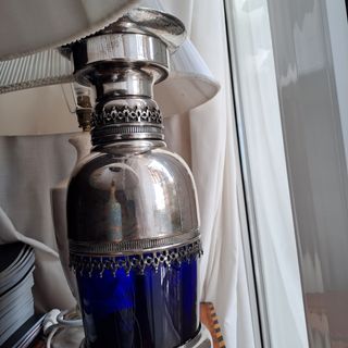 lampara de metal y cristal azul antigua vintage