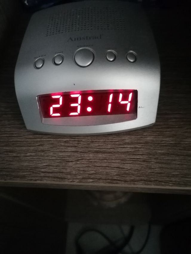 1 orologio +2 sveglie