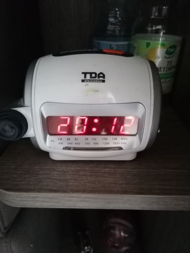 1 orologio +2 sveglie