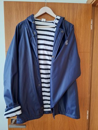 Chubasquero azul marino 