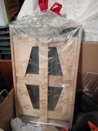 Tavolino di servizio in camera.