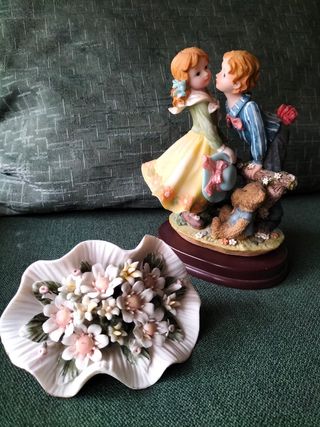 Due eleganti soprammobili ( prezzo trattabile)