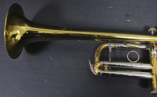 Trompeta Do Bach Stradivairus 229-25H Corp CML