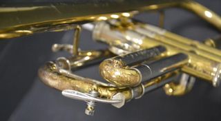 Trompeta Do Bach Stradivairus 229-25H Corp CML