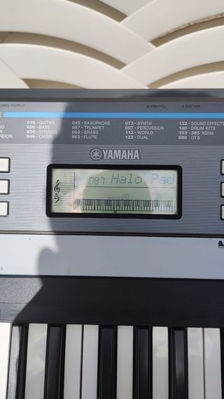 Teclado Yamaha YPT 240