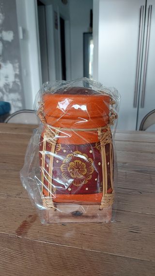 Cesto di riso giapponese decorato