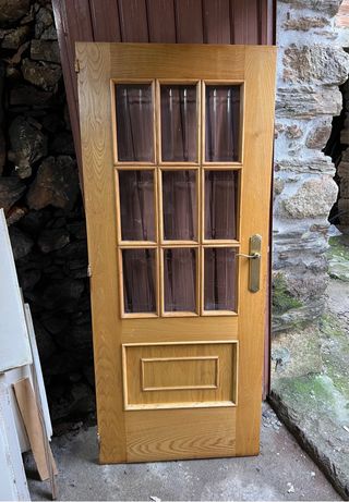 Puerta madera cristal