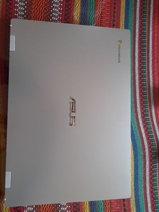 ordenador portátil,  con abertura de pantalla 180°