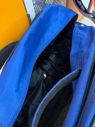 Palas de padel con fundas paletero raquetas padel