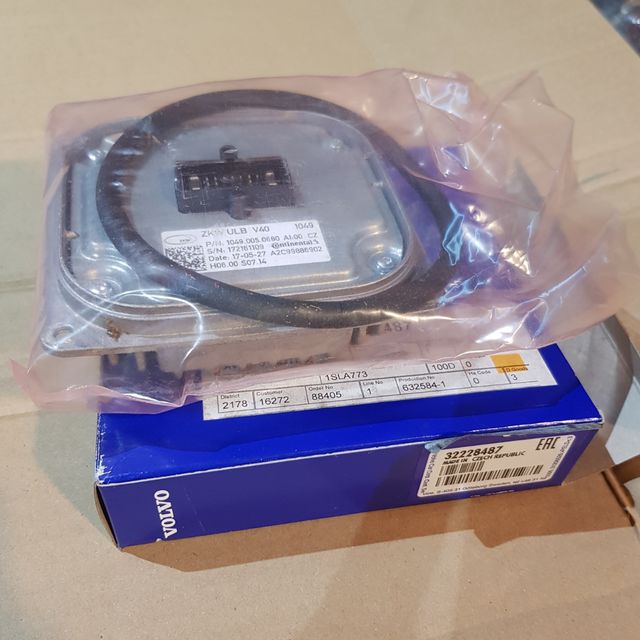 Centralita/Balastro Faros Volvo ref: 32228487