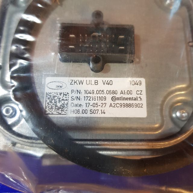 Centralita/Balastro Faros Volvo ref: 32228487