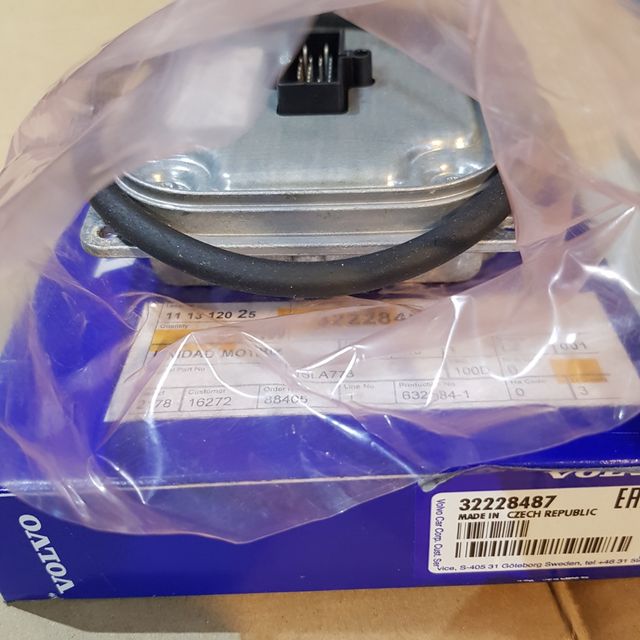 Centralita/Balastro Faros Volvo ref: 32228487